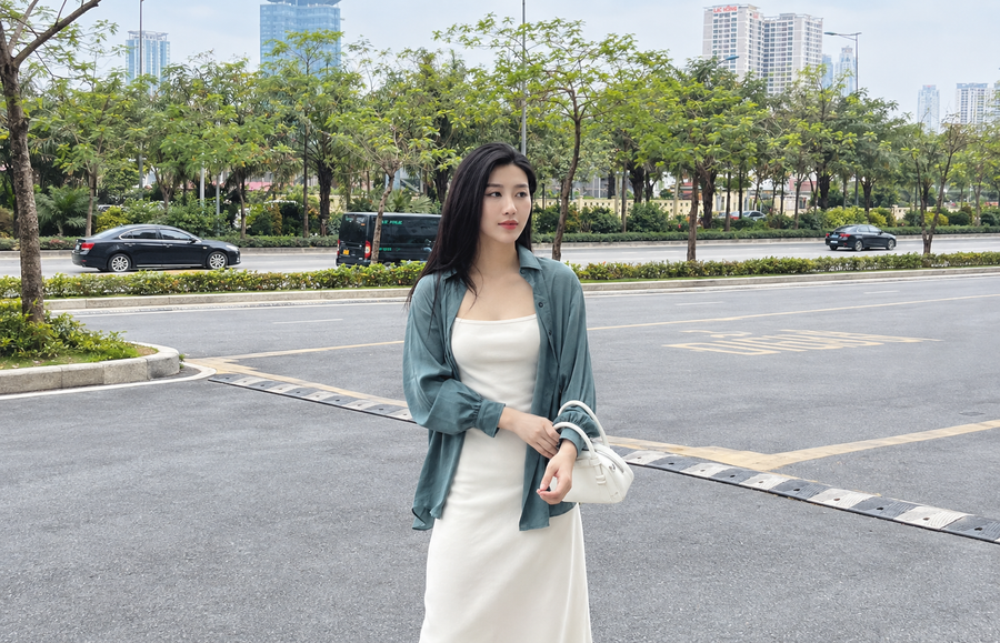 Discovering Street Style Elegance: The Effortless Dress Trends Loved by Celebrities and Modern Style Icons